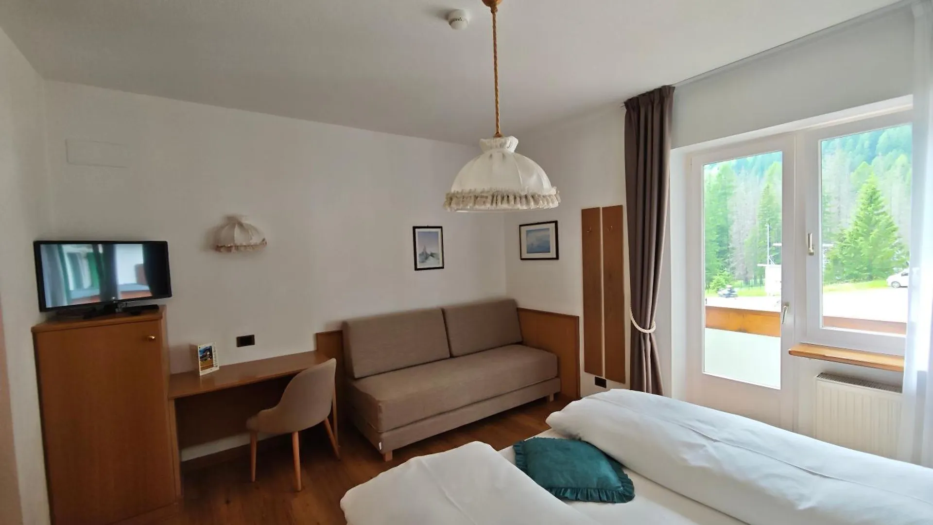 Hotel Roy Malga Ciapela 3*,  Italien