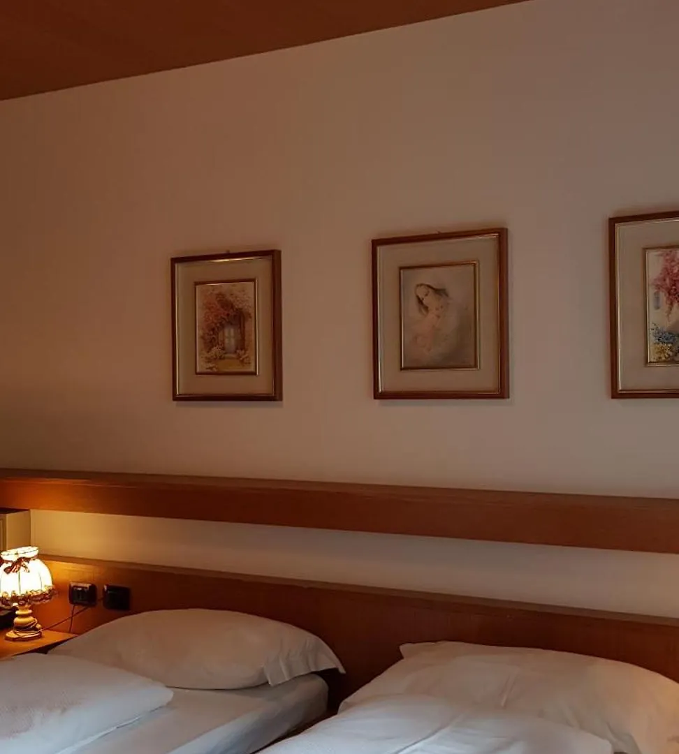 Hotel Roy Malga Ciapela Italy